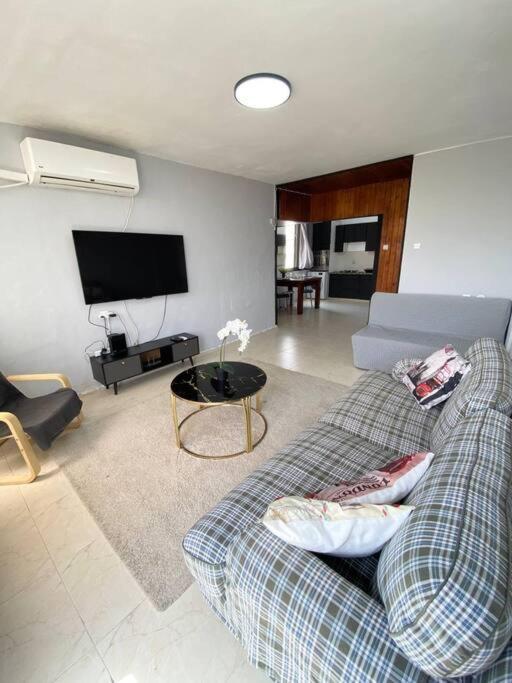 Apartment On The Mermaid Beach Kirjat Jám Kültér fotó